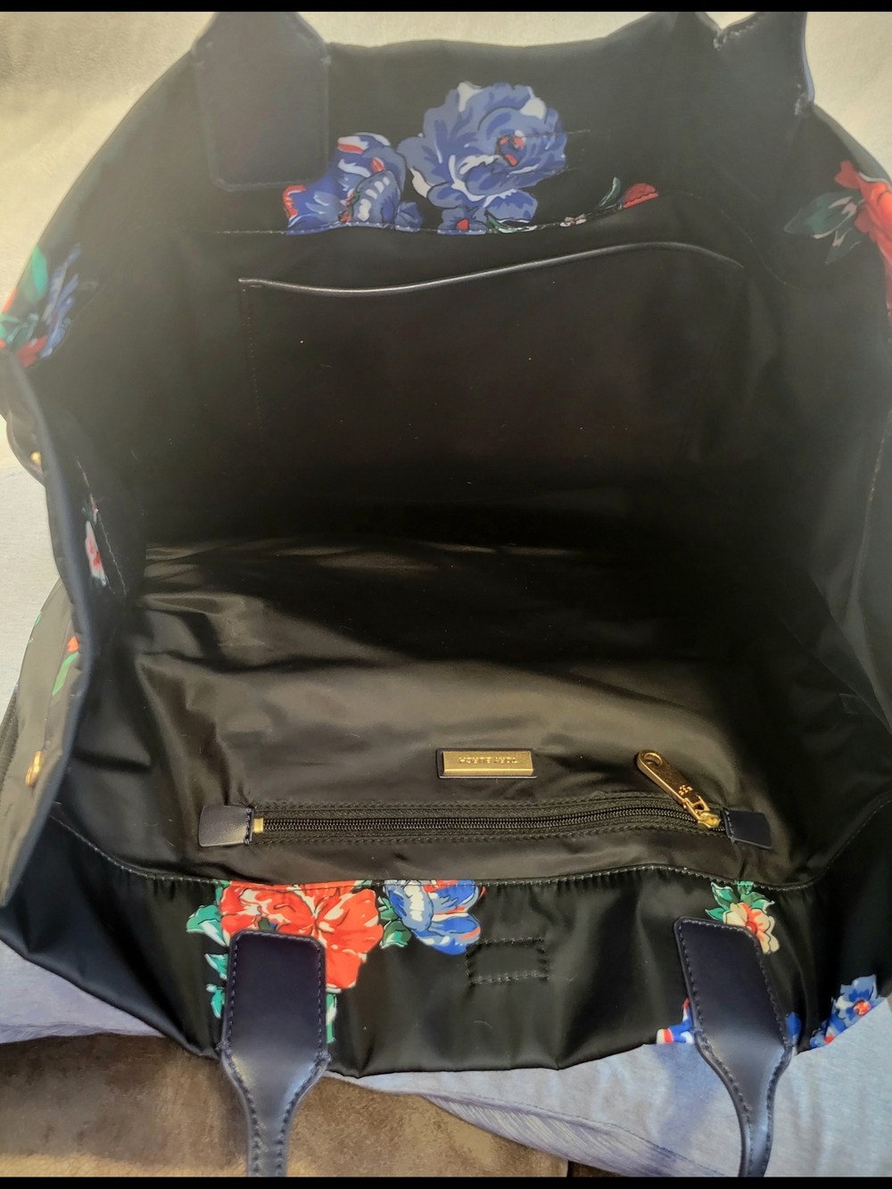 Tory Burch Black Floral Logo Tote Bag - Picture 6 of 6